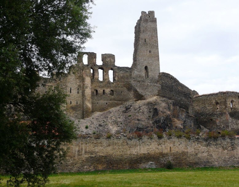 Ruins of Okoř Castle, Okoř, Czechia, Czech Republic (Czechia)